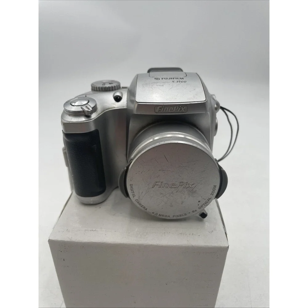 Fujifilm FinePix S3100 4.0MP Digital Camera 6X Optical Zoom+Battery TESTED